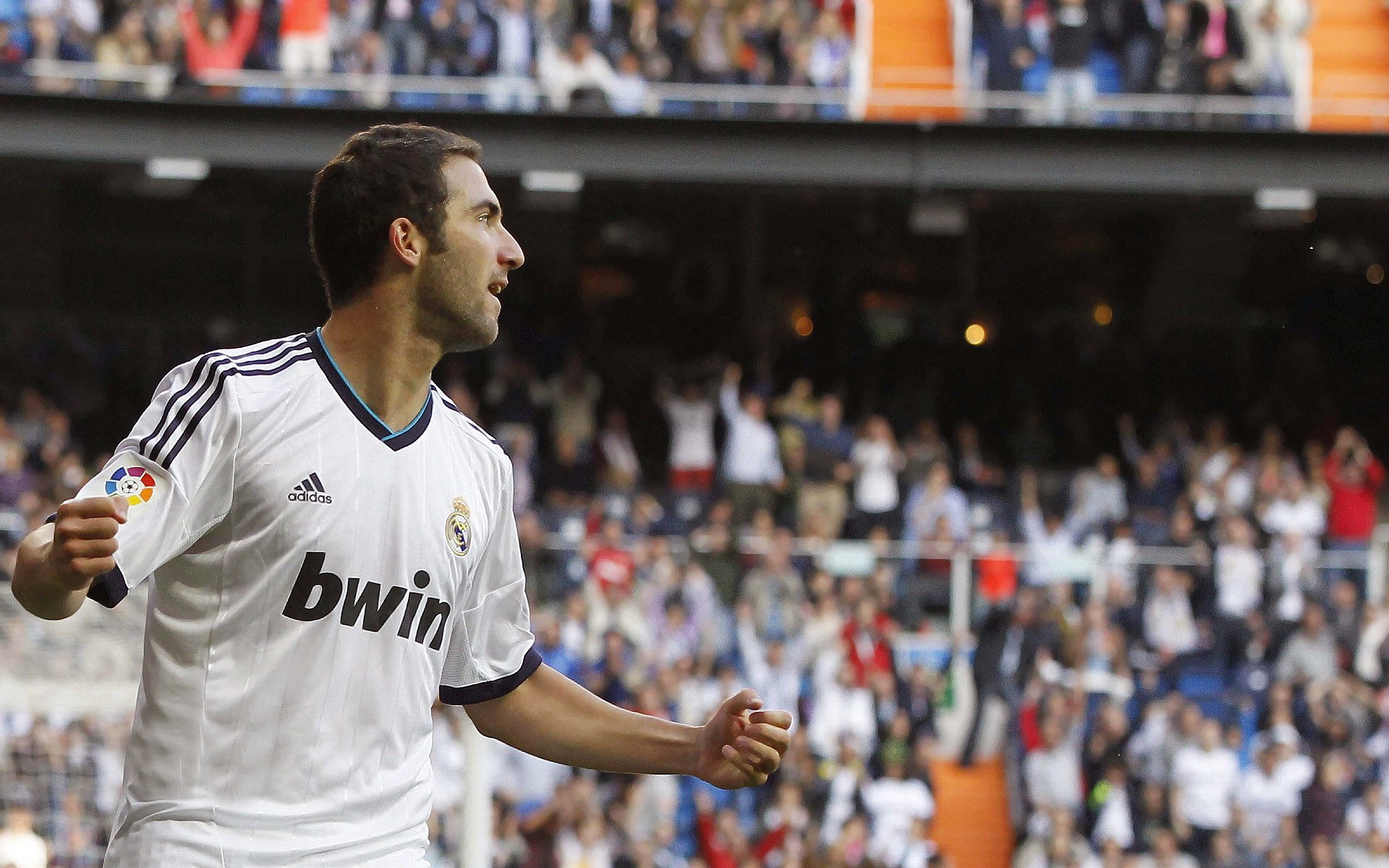 足球金融趣闻：俱乐部财务曝光与幕后故事，足球俱乐部财团