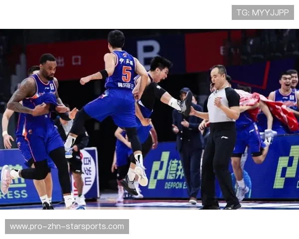 河南队禁区前沿远投极具爆发力